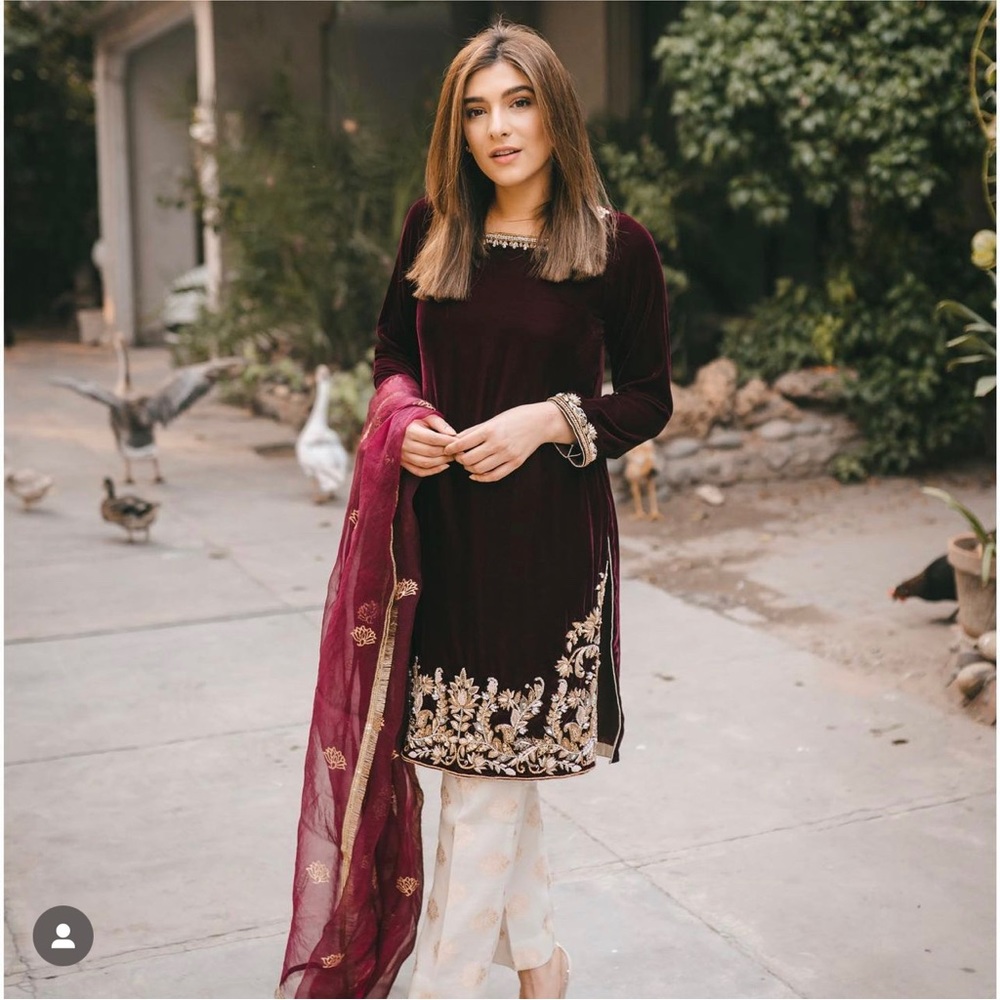 Designer boutique maroon velvet shalwar kameez 3 piece suit new (not agha noor)
